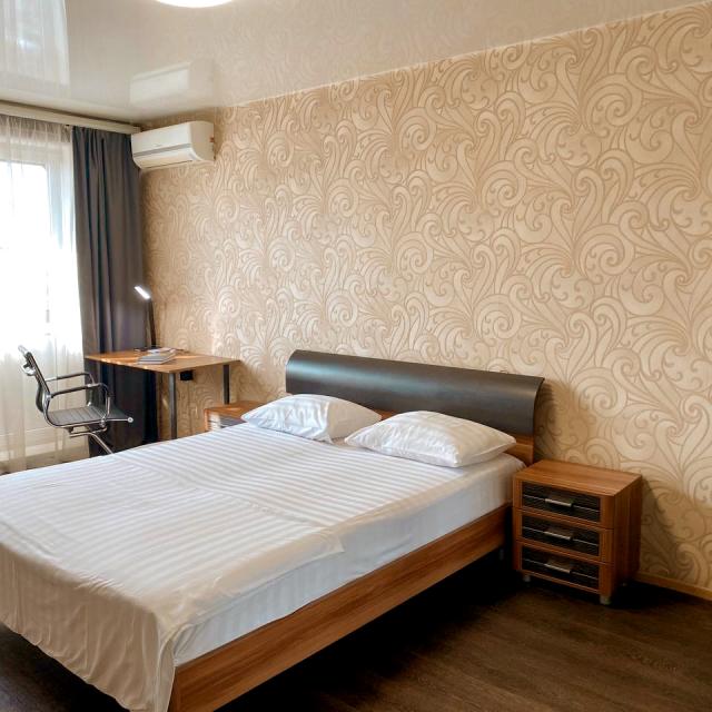 7 Oktyabrsky Ave. / studio 31sq.m. / up to 2 people