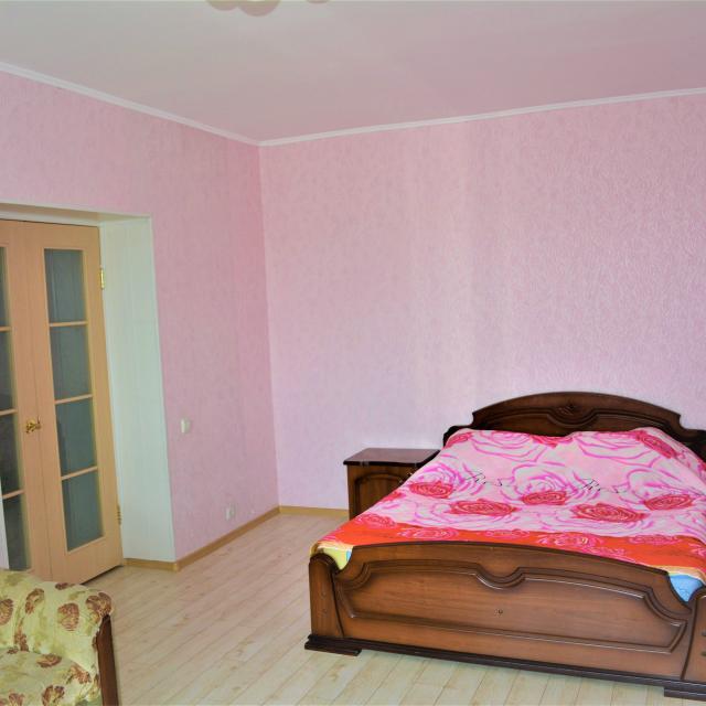 Apartments on Staro-Moskovskaya street 20