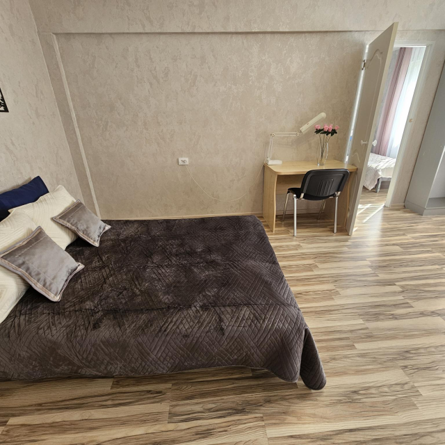 One-bedroom apartment near the spill.