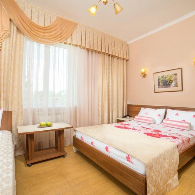 Guest house M+