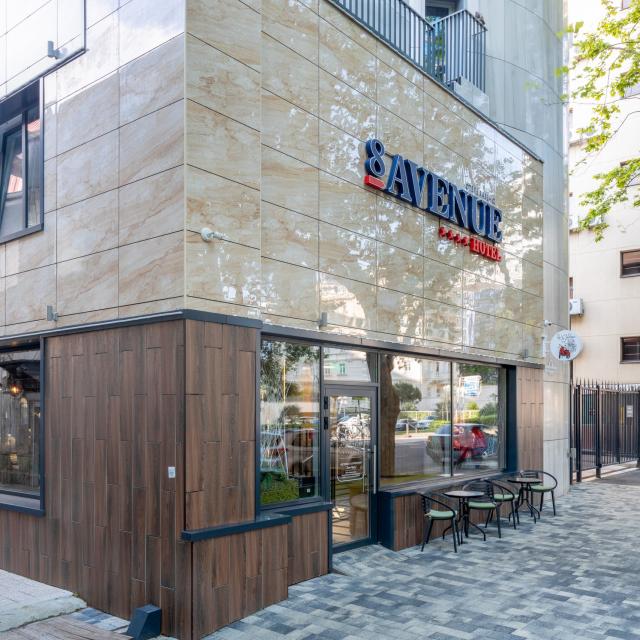 8 Avenue 4* by Provence
