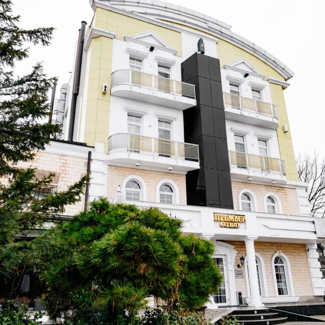 Premier Hotel