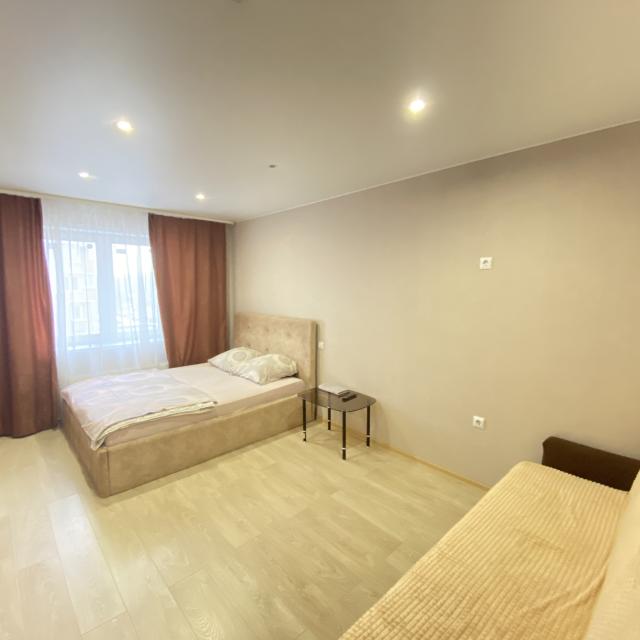 Po sutkam 33 on Stroiteley avenue 9K3
