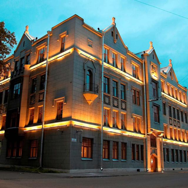 Ланкастер Корт
