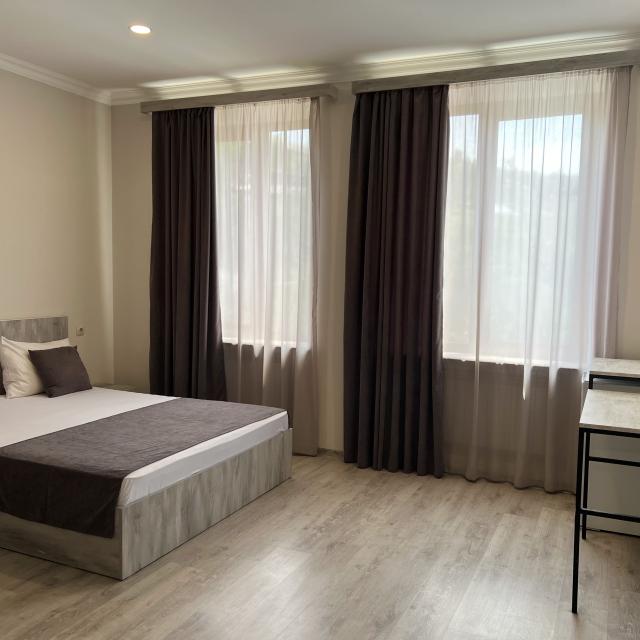 Menua Hotel Yerevan (Менуа Ереван)