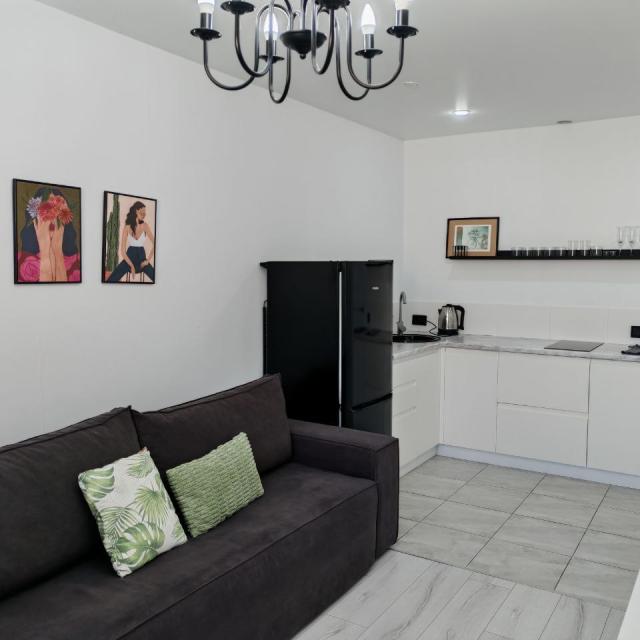 Apartments on Stroiteley street 6