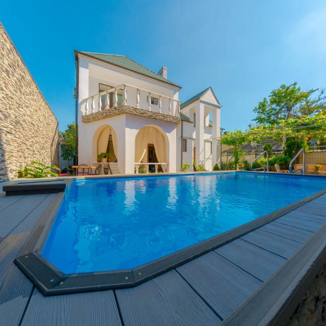 Hotel AQUA (Aqua Hotel)