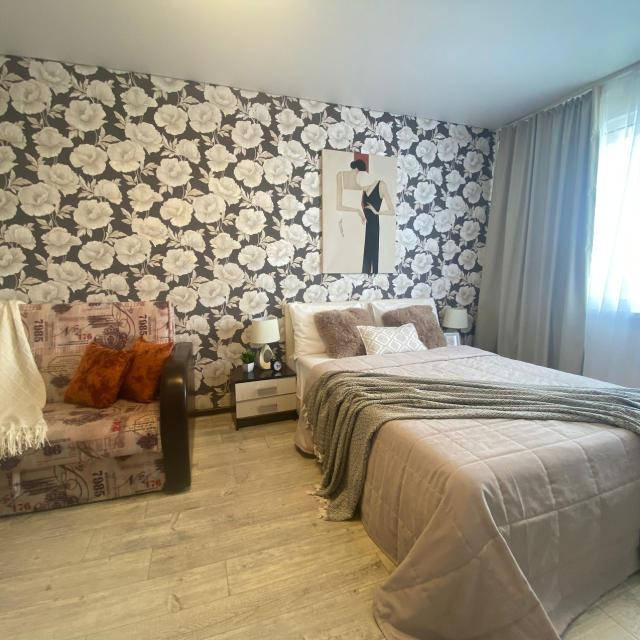 Five Stars on Leningradsky 12A