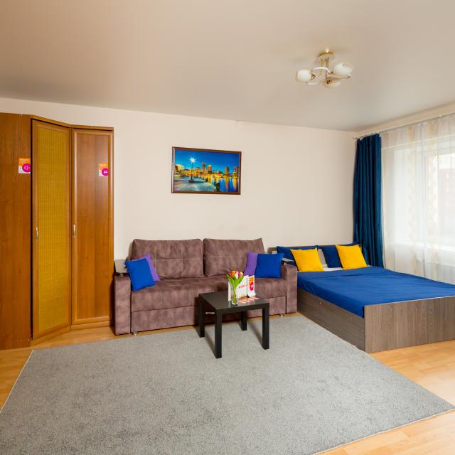 9 nights on 1/2 Zvereva Street