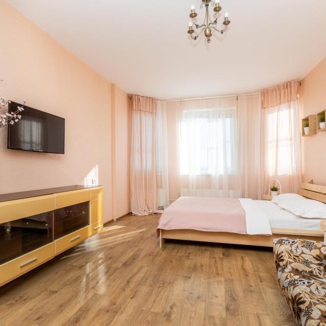 HomeHotel (ХоумОтель) на улице Карла Маркса 49
