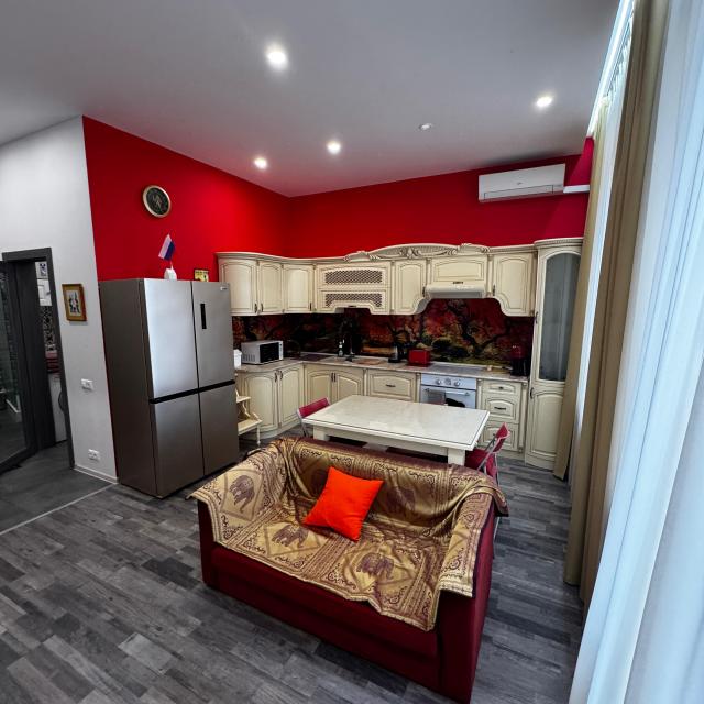 1-com.apartment M.Belarusian