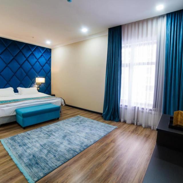 Golden Hotel