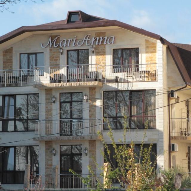 MariAnna