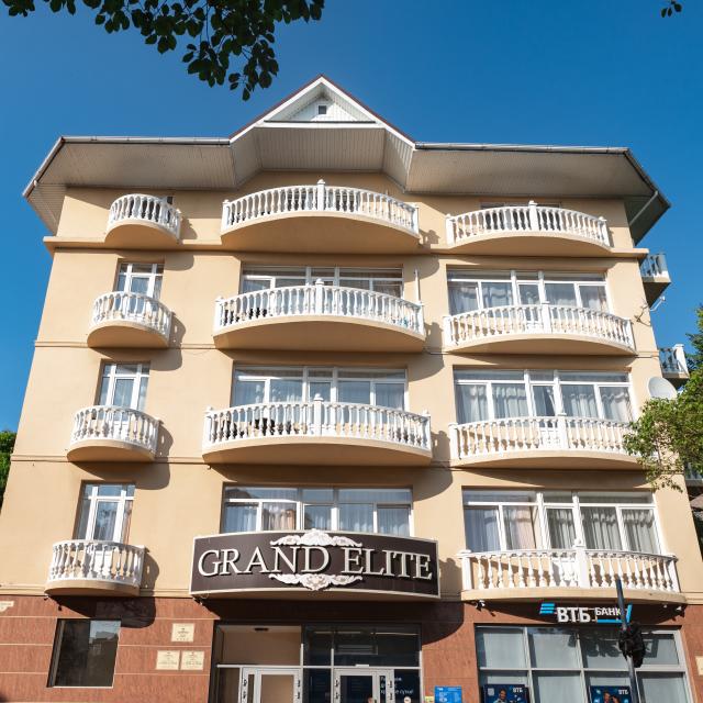 Grand Elite