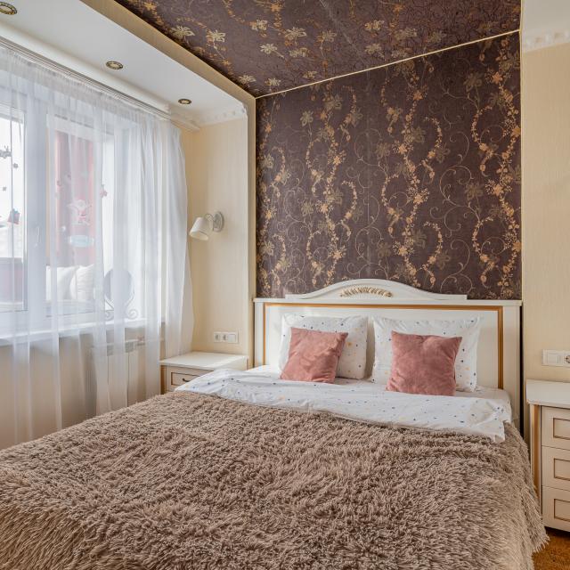 Sleep and Shower on Teachers street