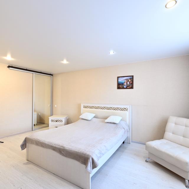 Suite on Zavenyagina street 6