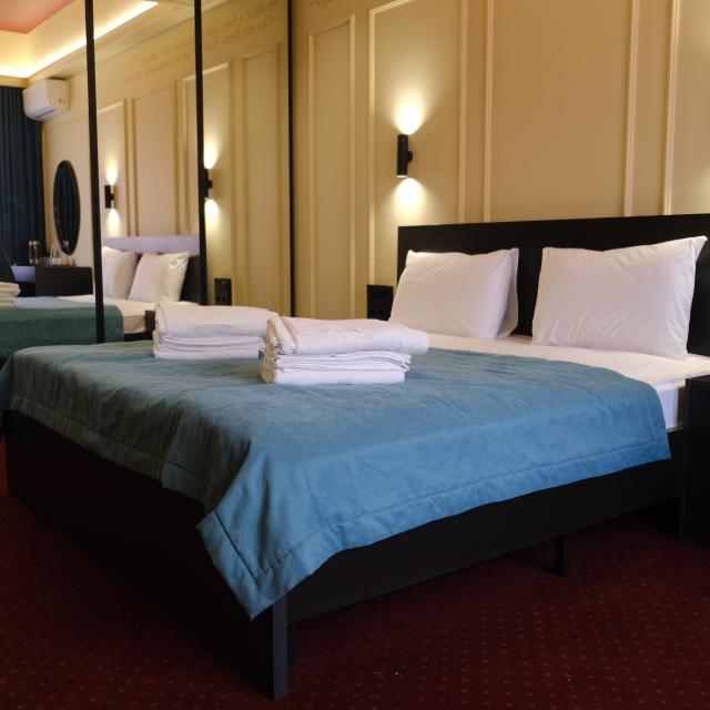 Harat's inn Hotel