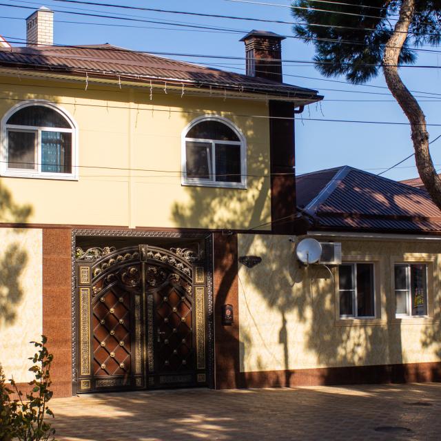 Irina Guest House on Samburova street