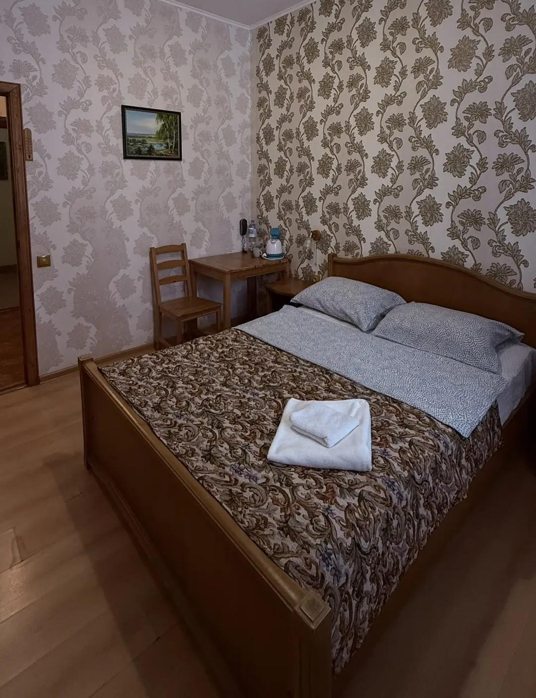 Номер стандарт эконом с 1 двуспальной кроватью