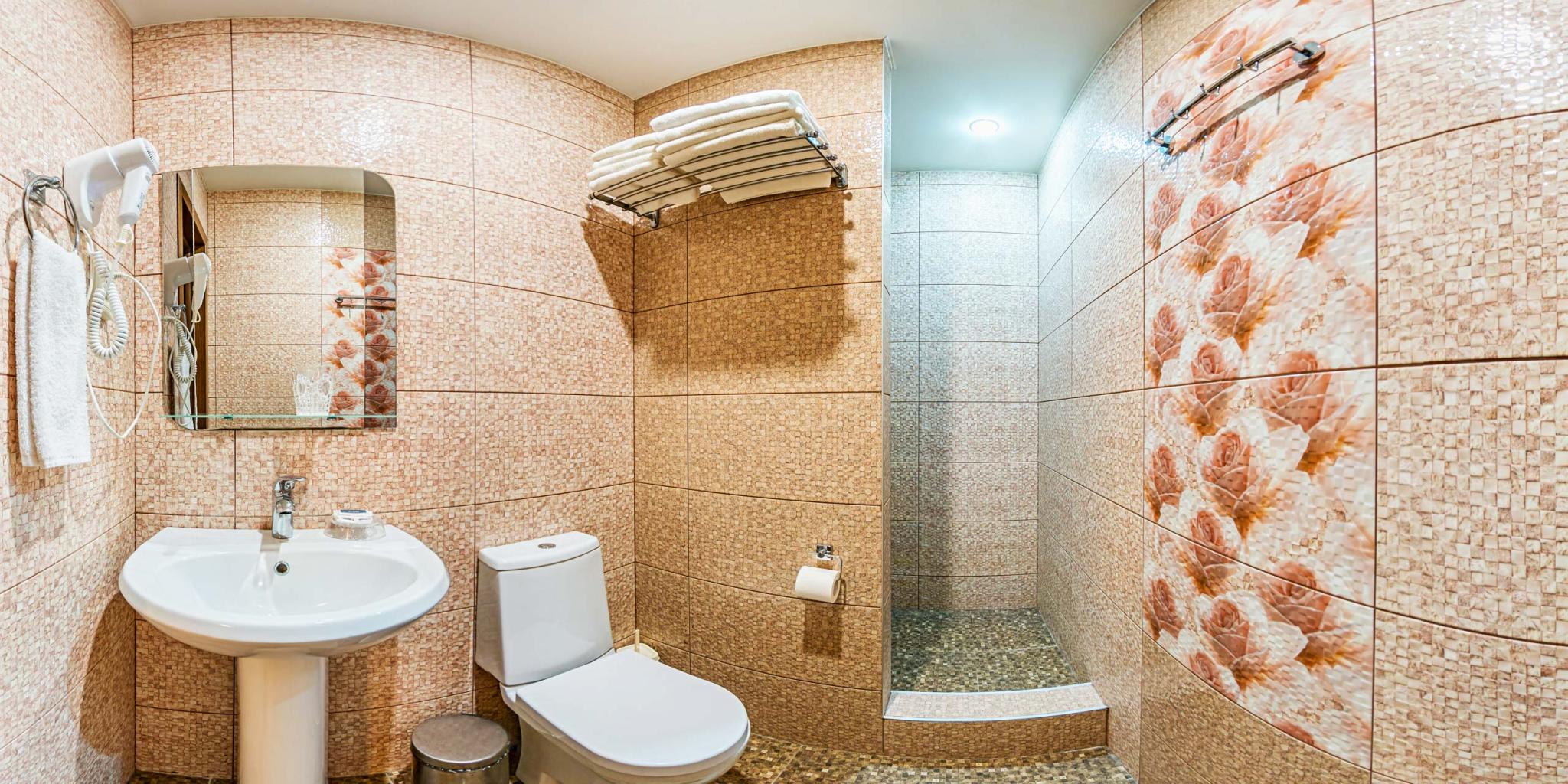 Номер люкс с 2 односпальными и 1 двуспальной кроватью, 55 м² 4