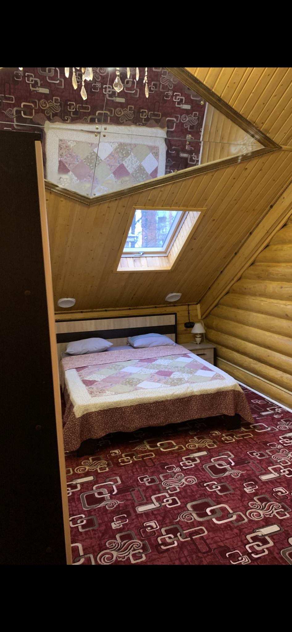 Номер стандарт улучшенный с 1 двуспальной кроватью (мансарда) 2