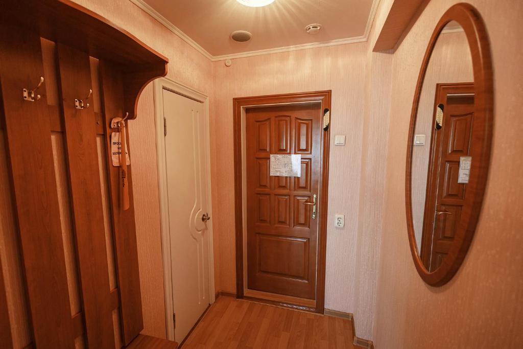 Номер улучшенный с 1 односпальной кроватью (с завтраком) 3