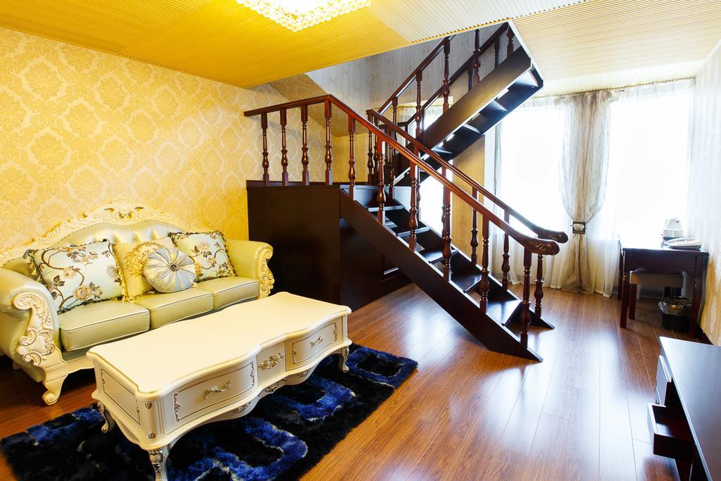 Номер полулюкс с 1 двуспальной кроватью 3