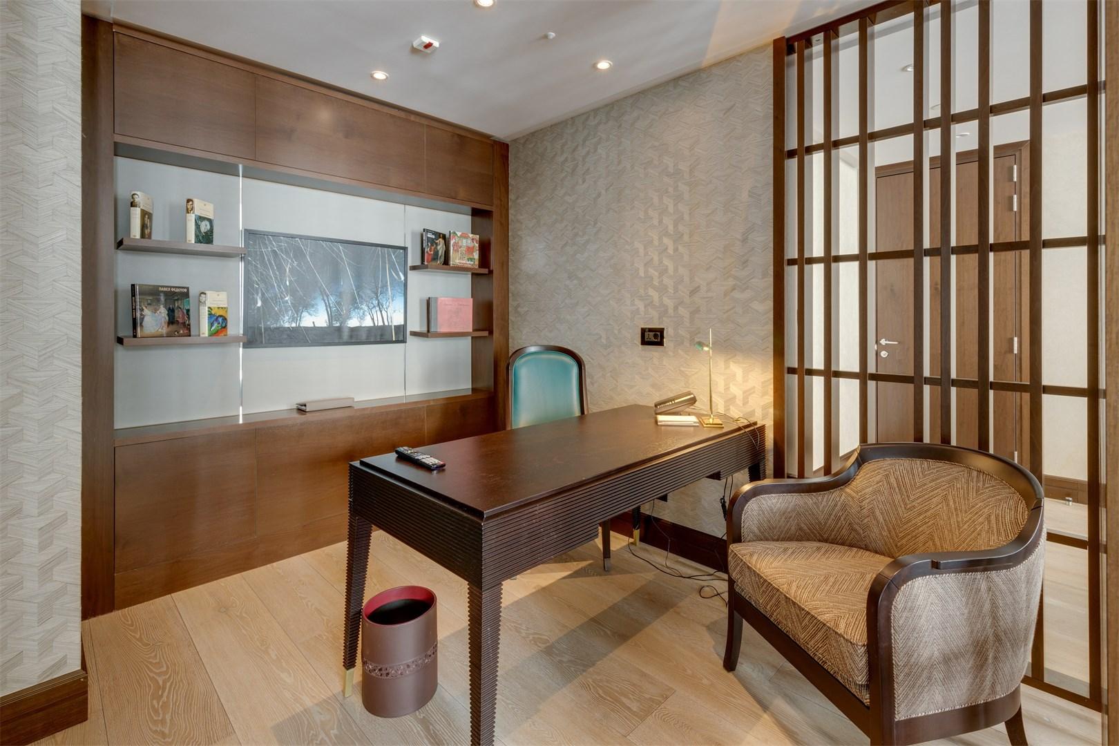 Ридженси Executive Suite 3