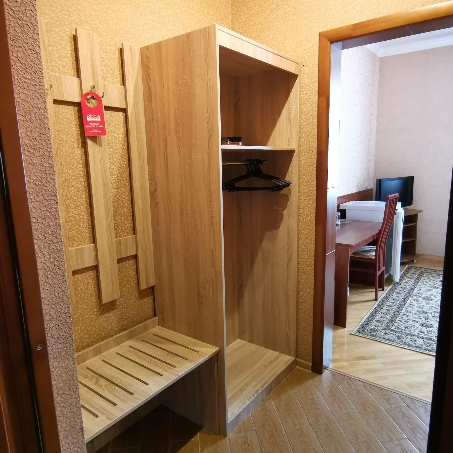 Номер стандарт с 1 двуспальной кроватью 3