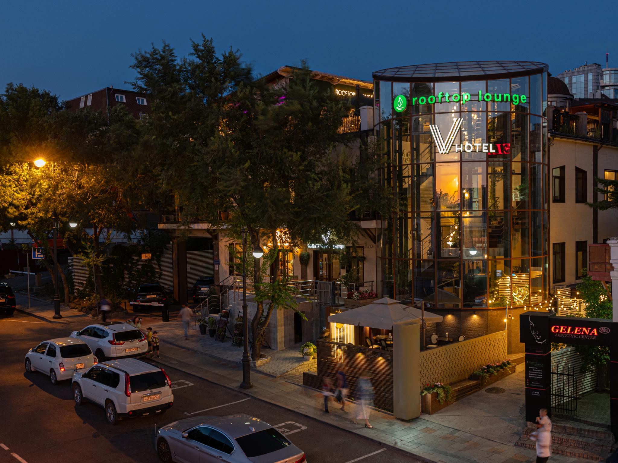 V hotel &amp; Rooftop lounge (В отель) - 15