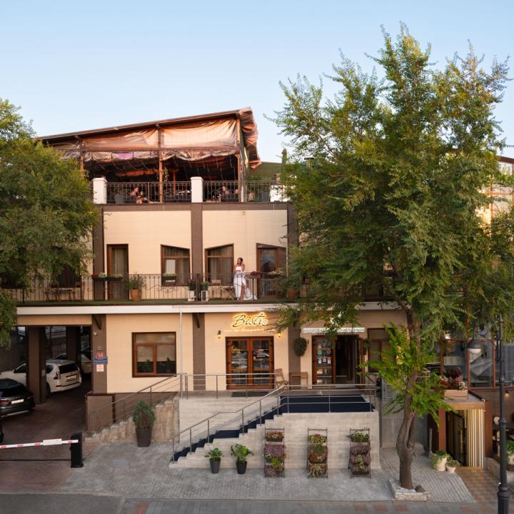 Фото отеля V hotel & Rooftop lounge (В отель) от Виктория
