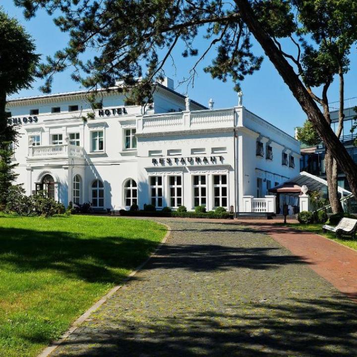 Шлосс Отель Янтарный (Schloss)