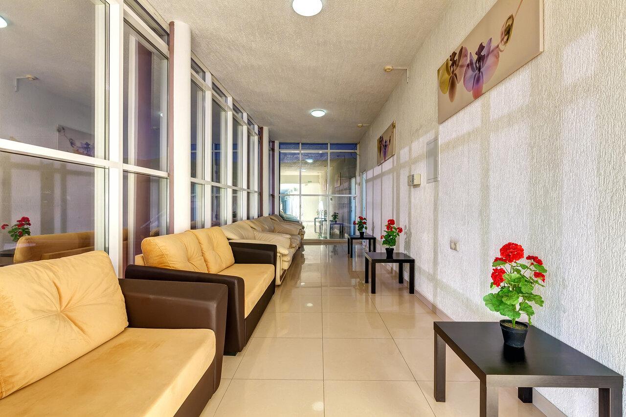 Азария - 20