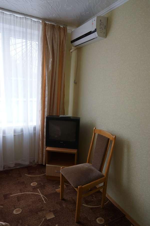 Номер стандарт с 1 двуспальной кроватью 3