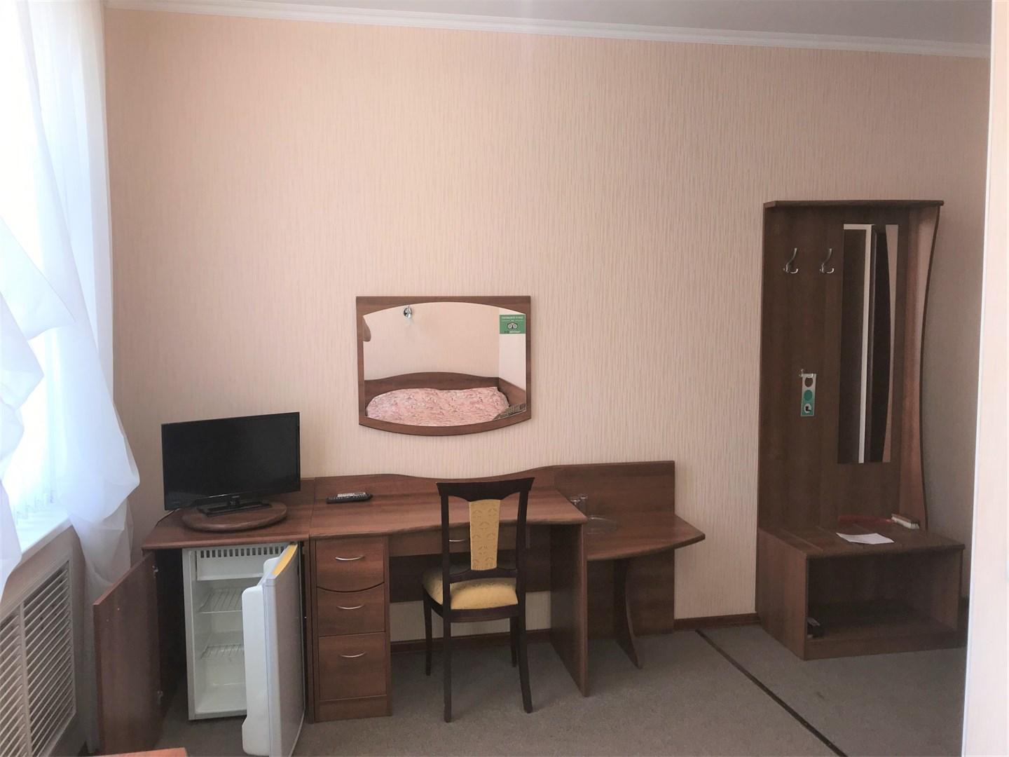 Номер стандарт с 1 двуспальной кроватью 2