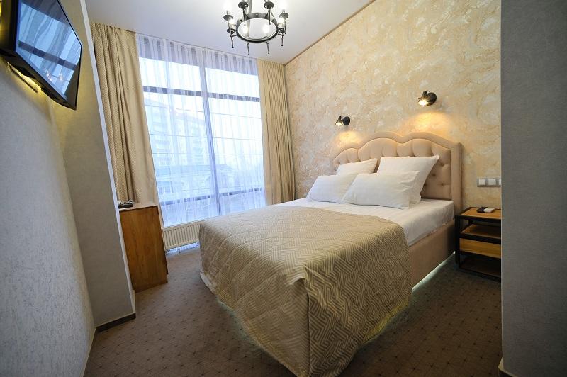 Номер стандарт улучшенный с 1 двуспальной кроватью