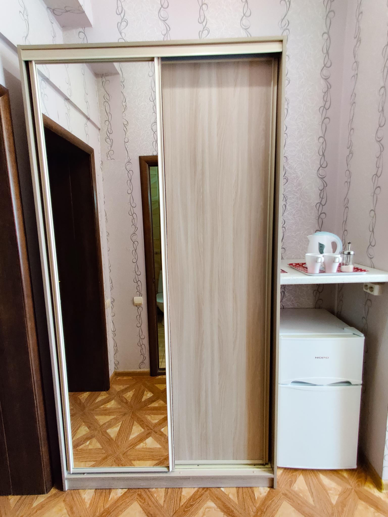 Номер стандарт улучшенный с 1 двуспальной кроватью 4