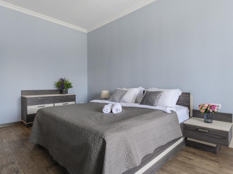 Almaty Apartments (Алматы Апартментс) на проспекте Аль-Фараби  9 блок 5Г