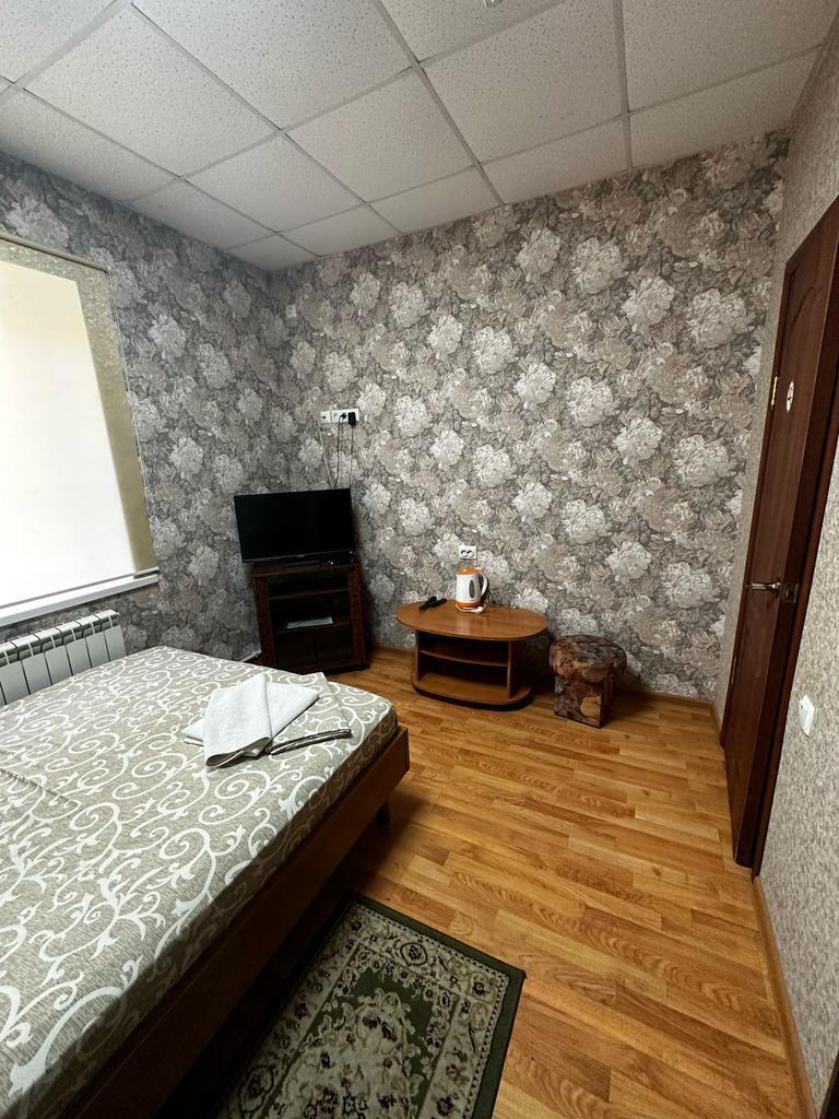 Номер стандарт с 1 двуспальной кроватью 3