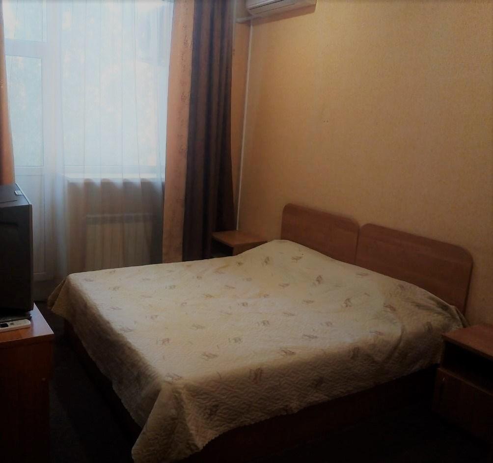 Номер стандарт с 1 двуспальной кроватью