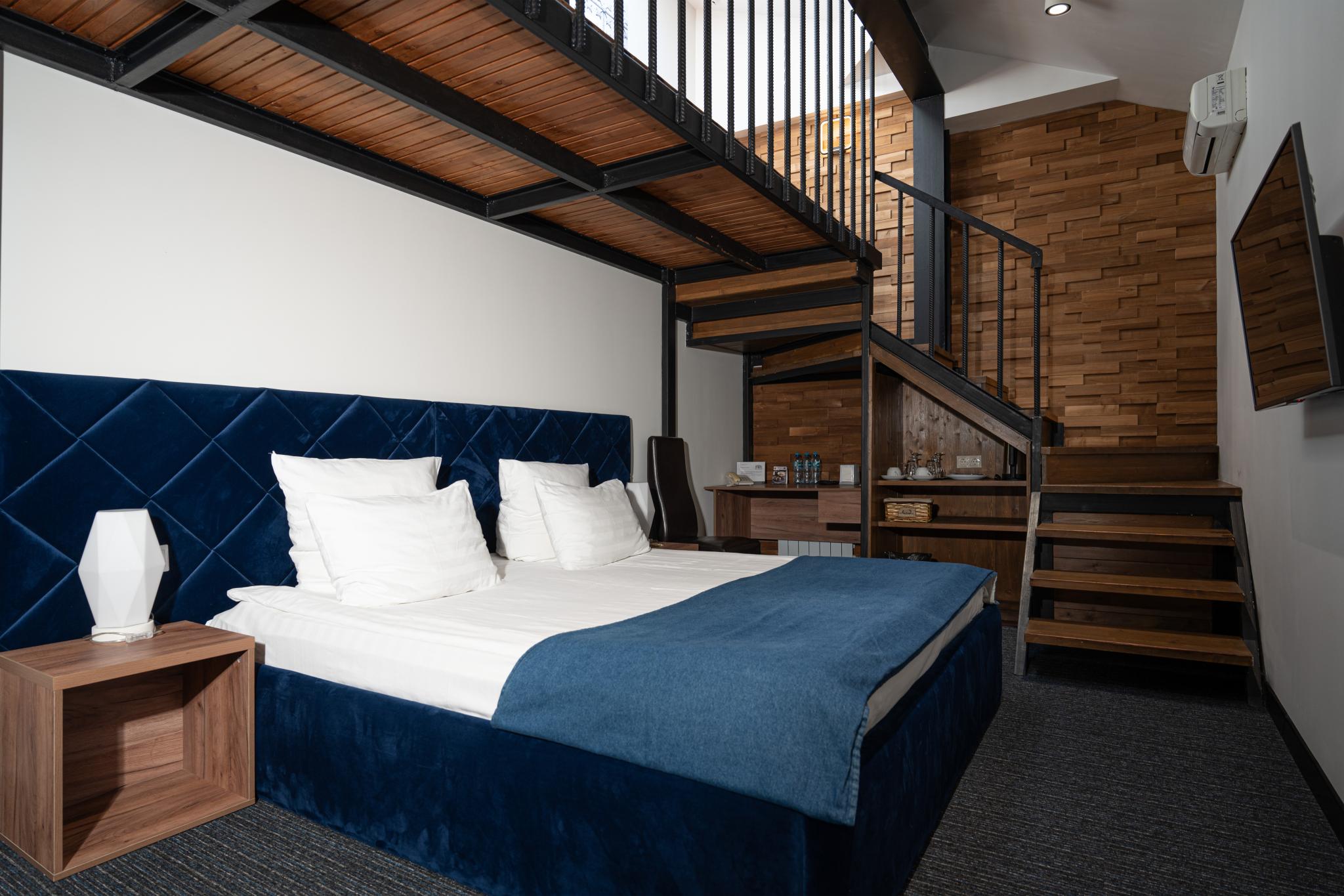 Loft blue
