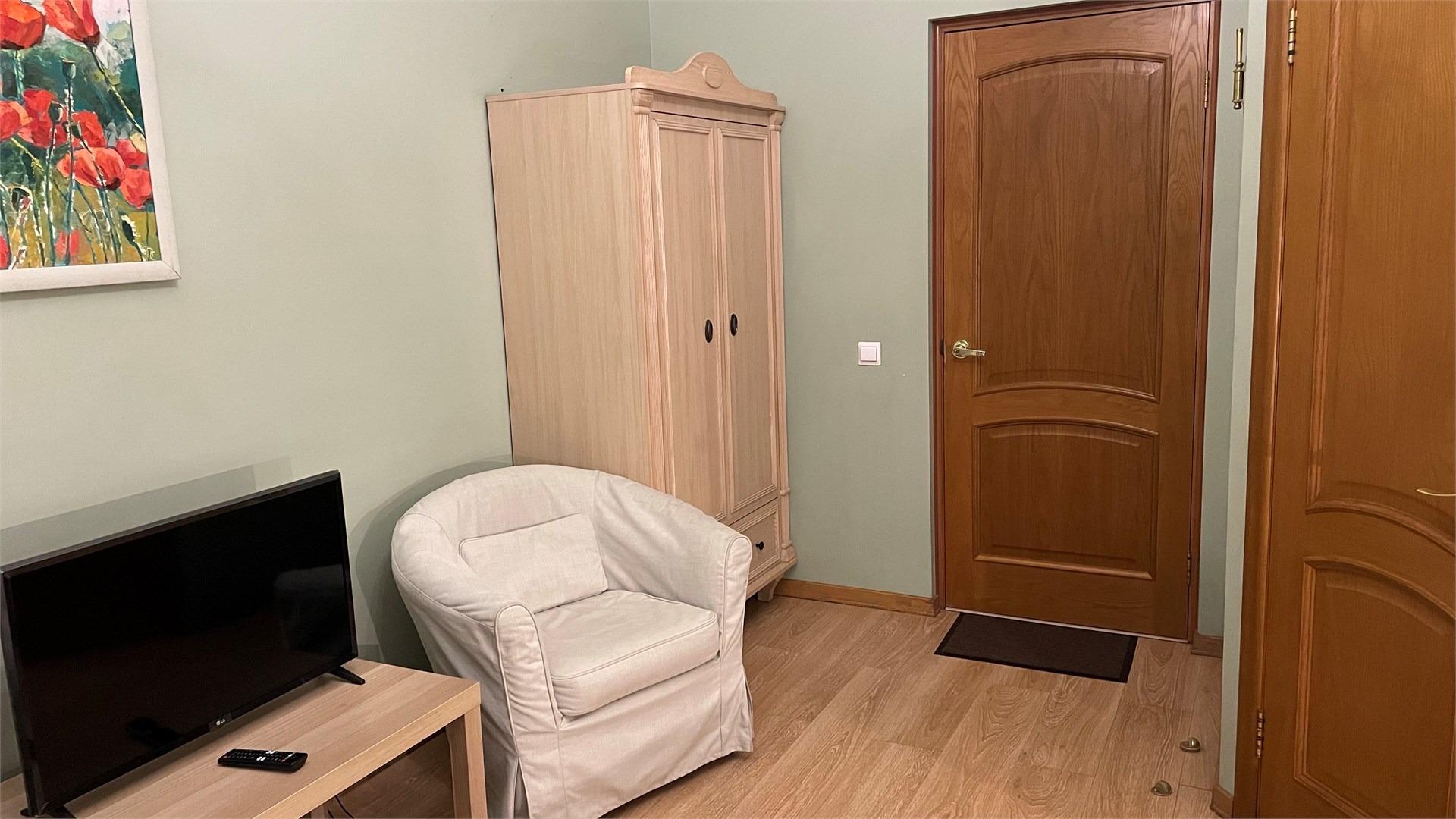 Номер эконом стандарт с 1 двуспальной кроватью 3