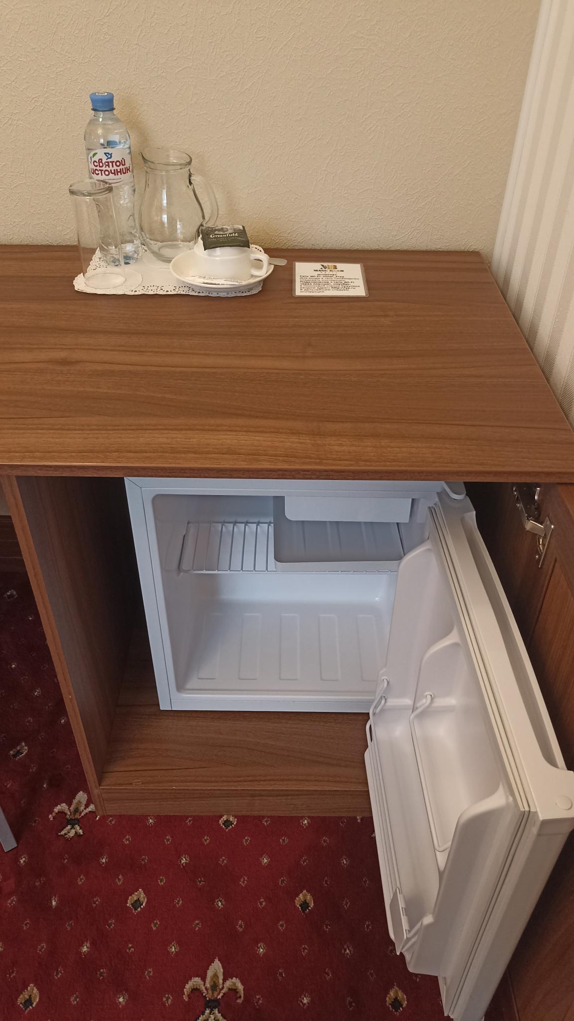 Номер стандарт с 1 двуспальной кроватью 3