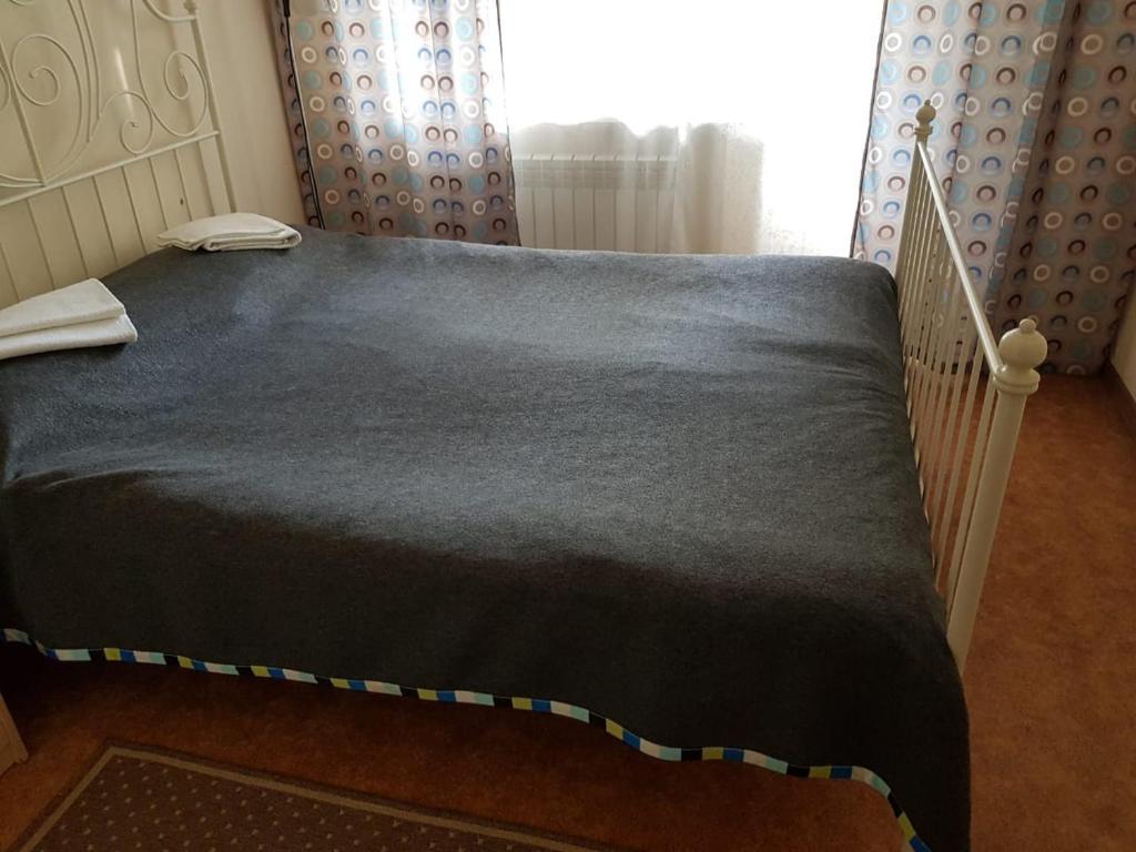 Номер стандарт с 1 двуспальной кроватью 4