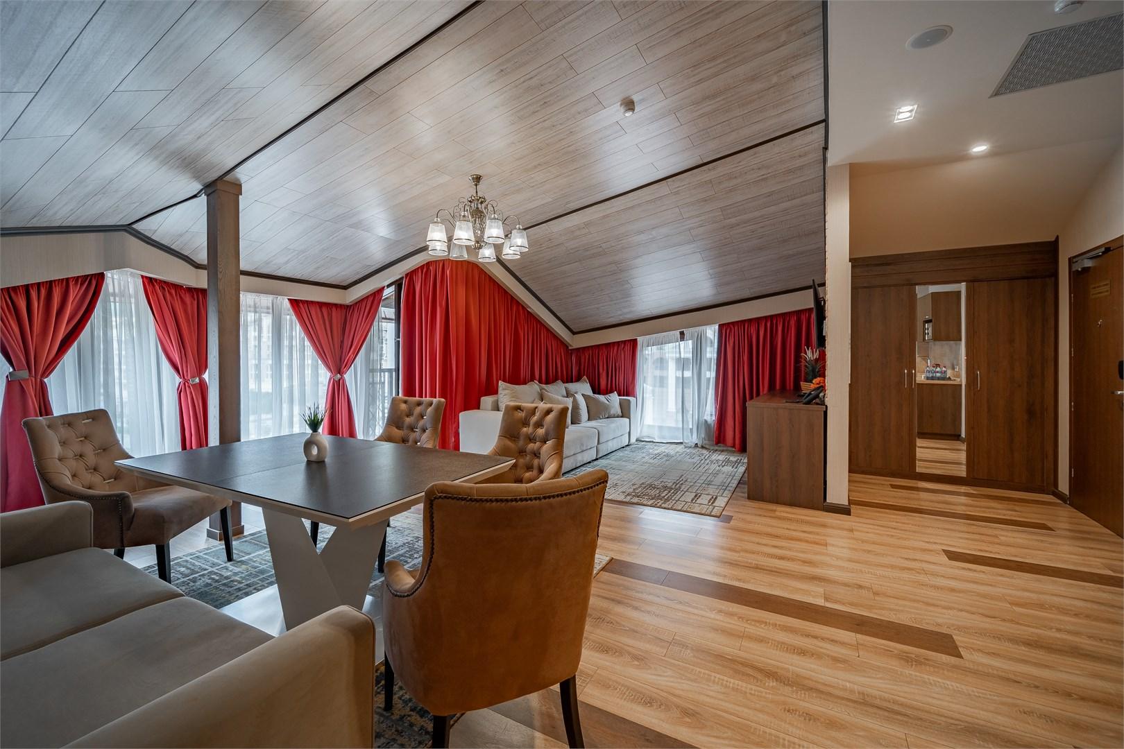 Superior Chalet