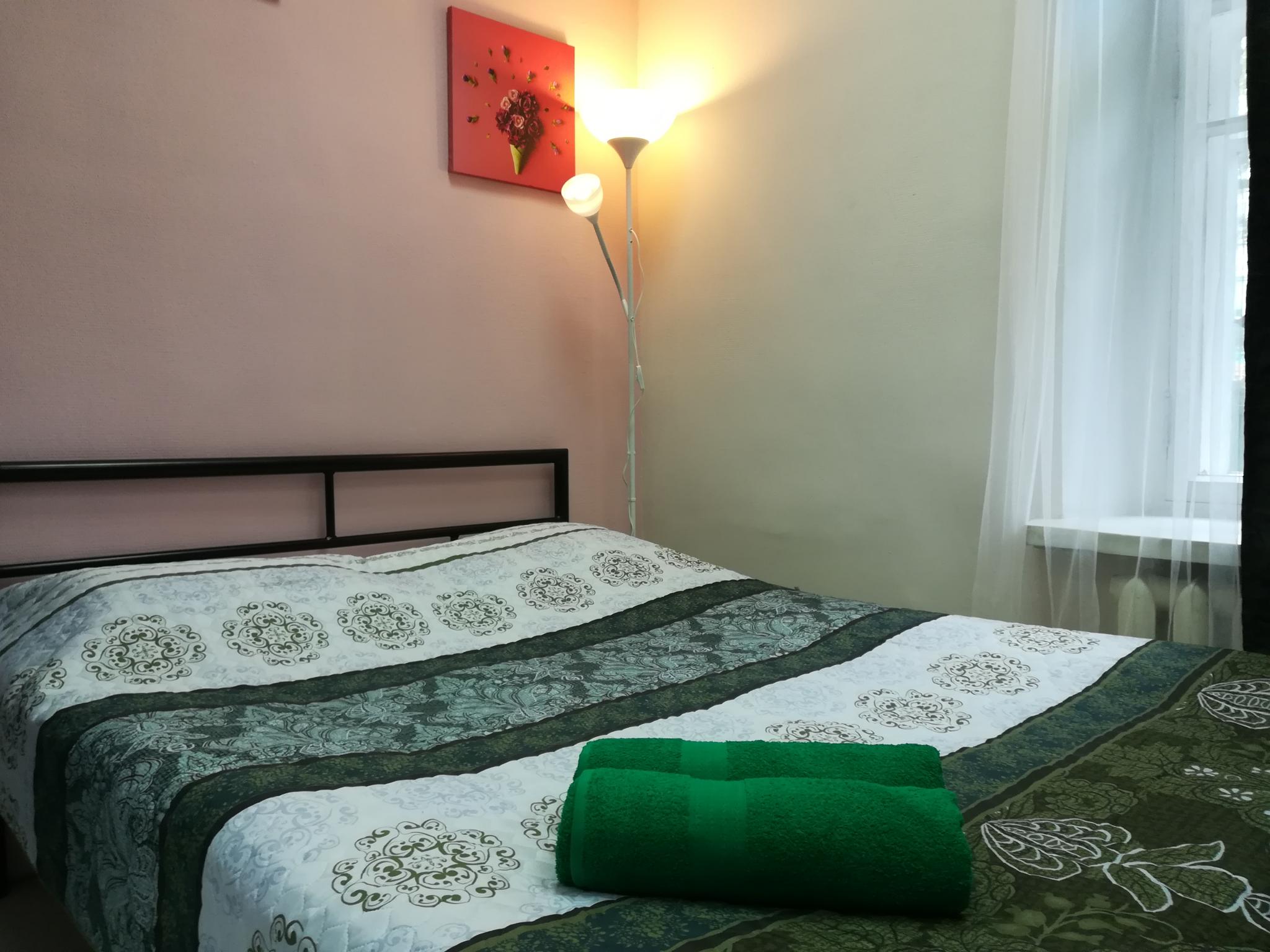 Номер стандарт с 1 двуспальной кроватью 4