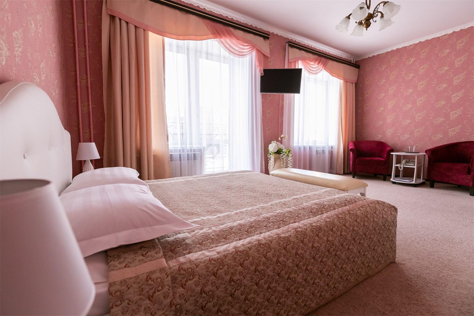 1-комнатный номер полулюкс с 1 двуспальной кроватью 3