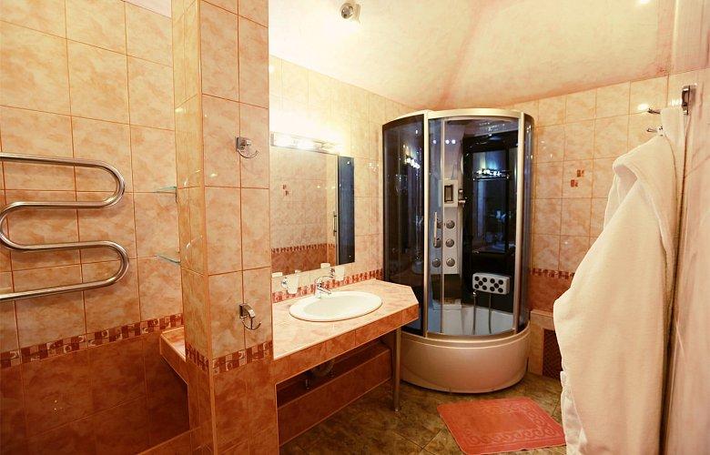 Номер стандарт с 1 двуспальной кроватью 2