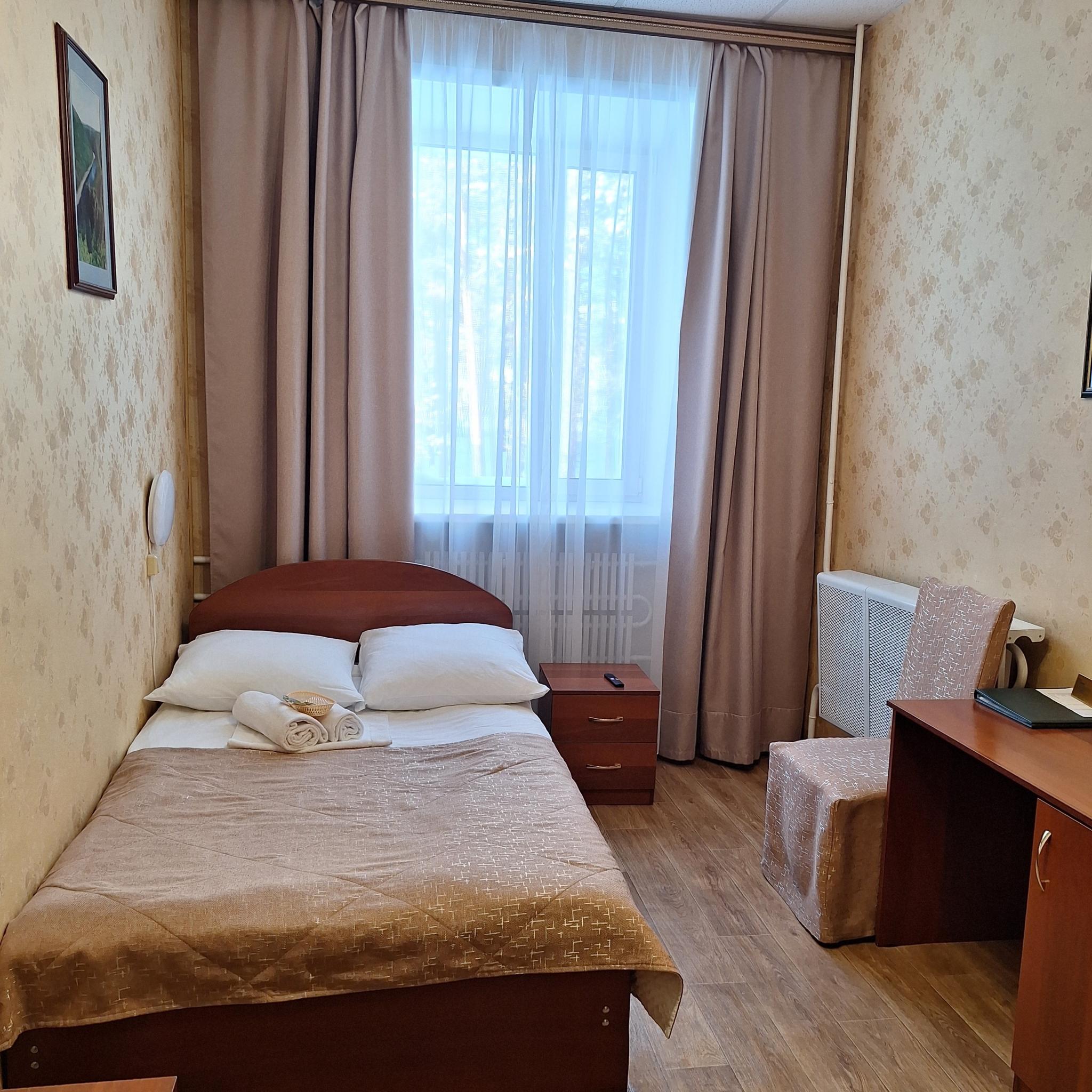 1-местный номер стандарт с 1 двуспальной кроватью №212, №215 3