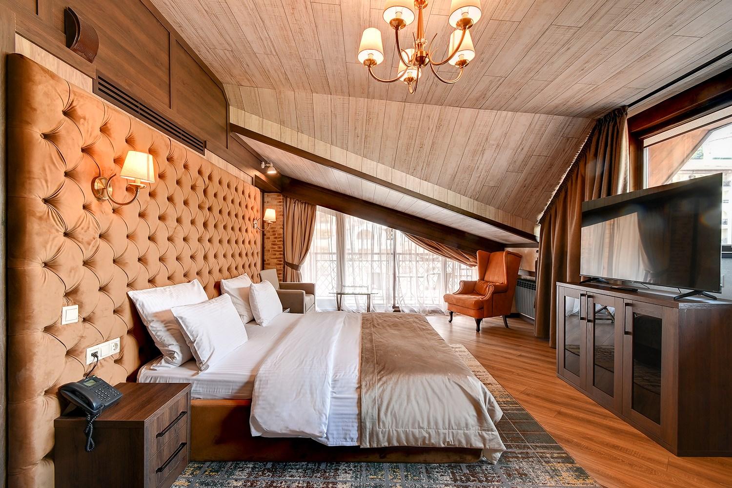Luxury 4